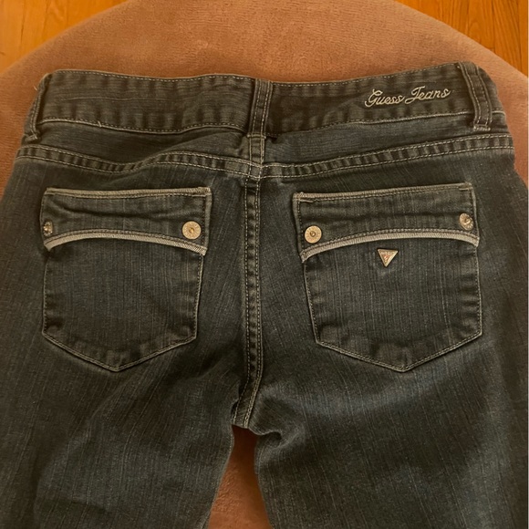 Guess blue jeans. - Picture 7 of 11